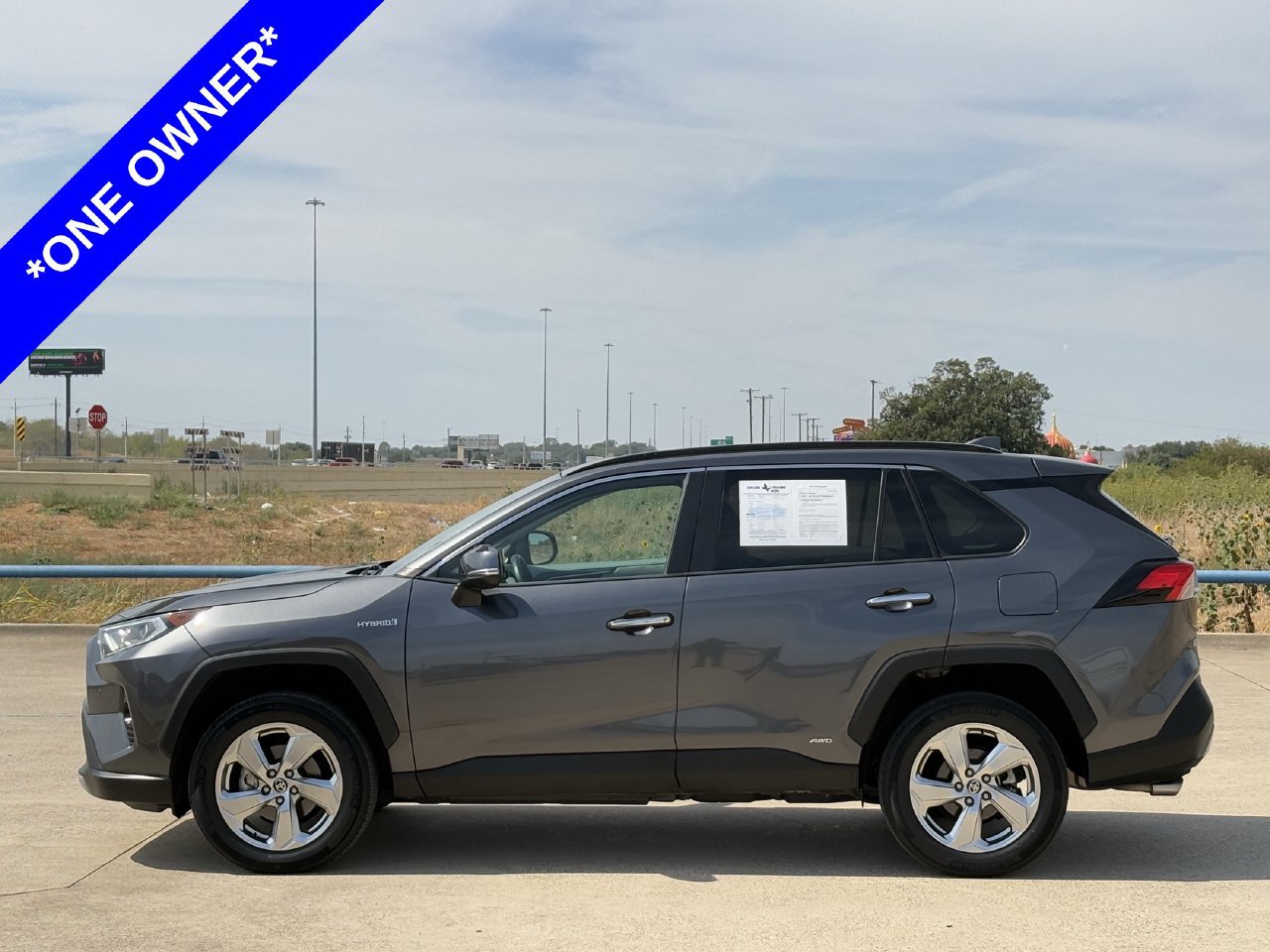 Used 2021 Toyota RAV4 Limited AWD/4WD image 3