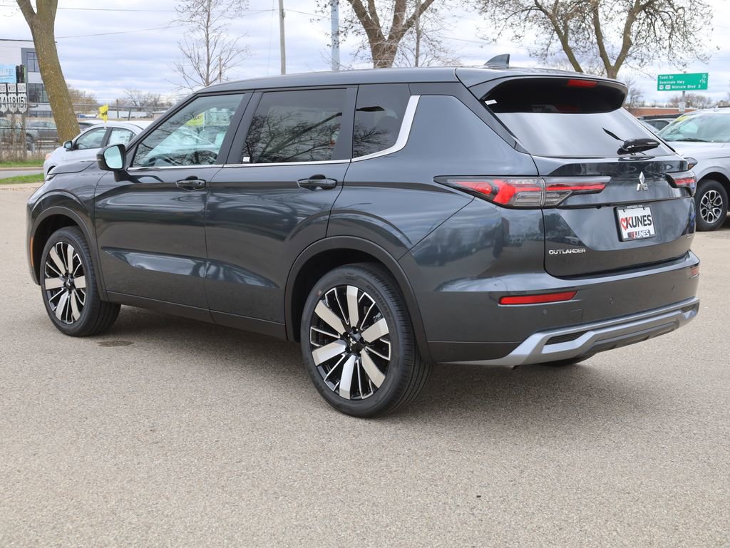 New 2025 Mitsubishi Outlander SE image 7