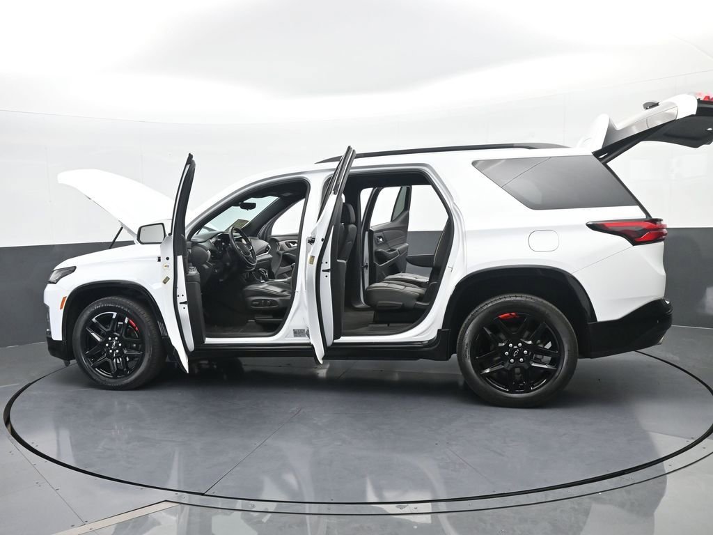 Used 2023 Chevrolet Traverse Premier w/ Redline Edition image 86