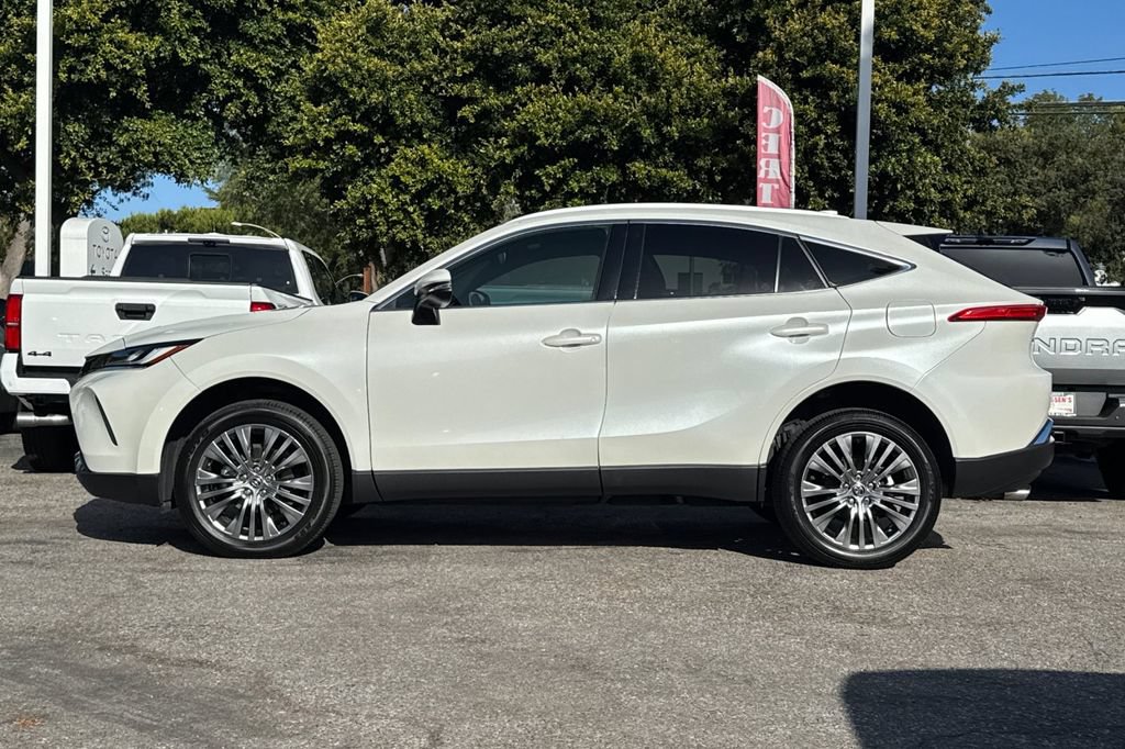 Certified 2022 Toyota Venza XLE AWD/4WD image 6