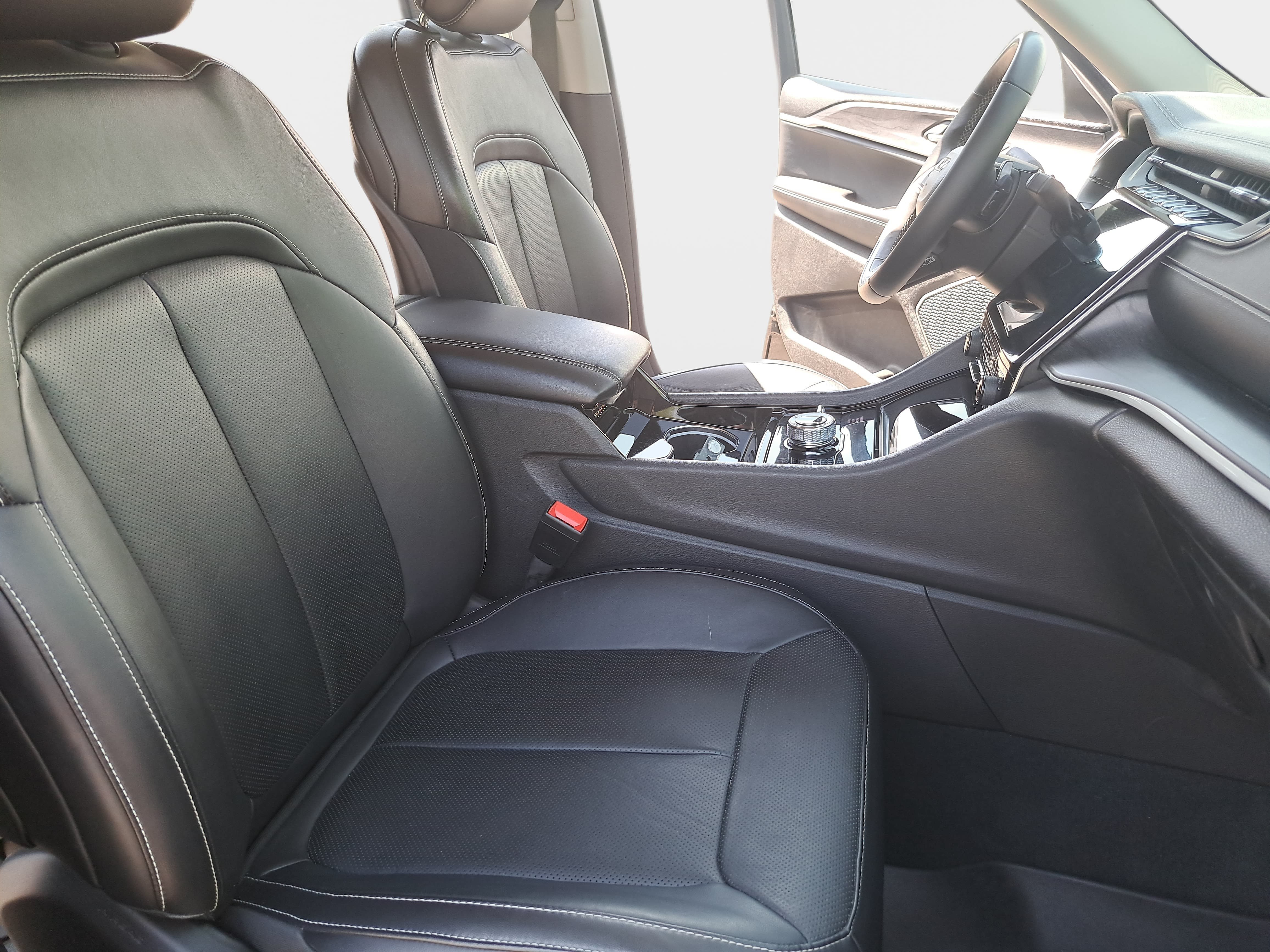 Used 2022 Jeep Grand Cherokee L Limited w/ Luxury Tech Group II AWD/4WD image 10