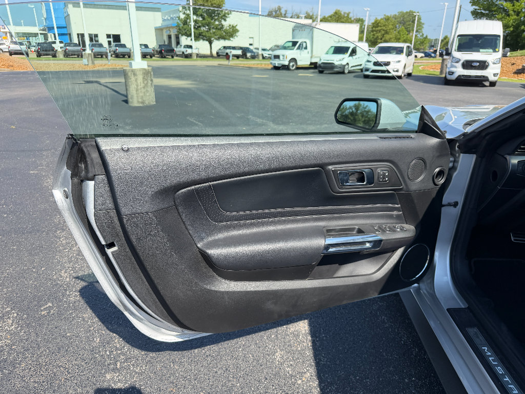 Used 2019 Ford Mustang GT Premium w/ Equipment Group 401A RWD image 41