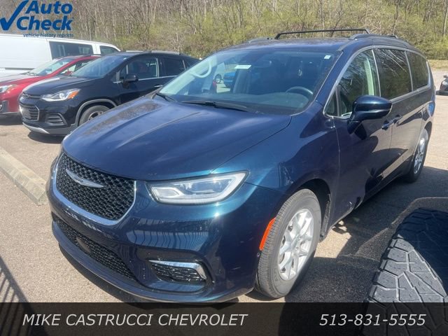 Used 2022 Chrysler Pacifica Touring-L w/ Uconnect Theater Family Group