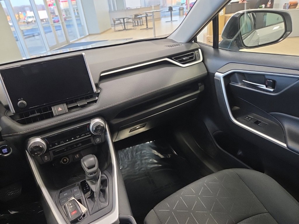 Used 2024 Toyota RAV4 XLE image 18