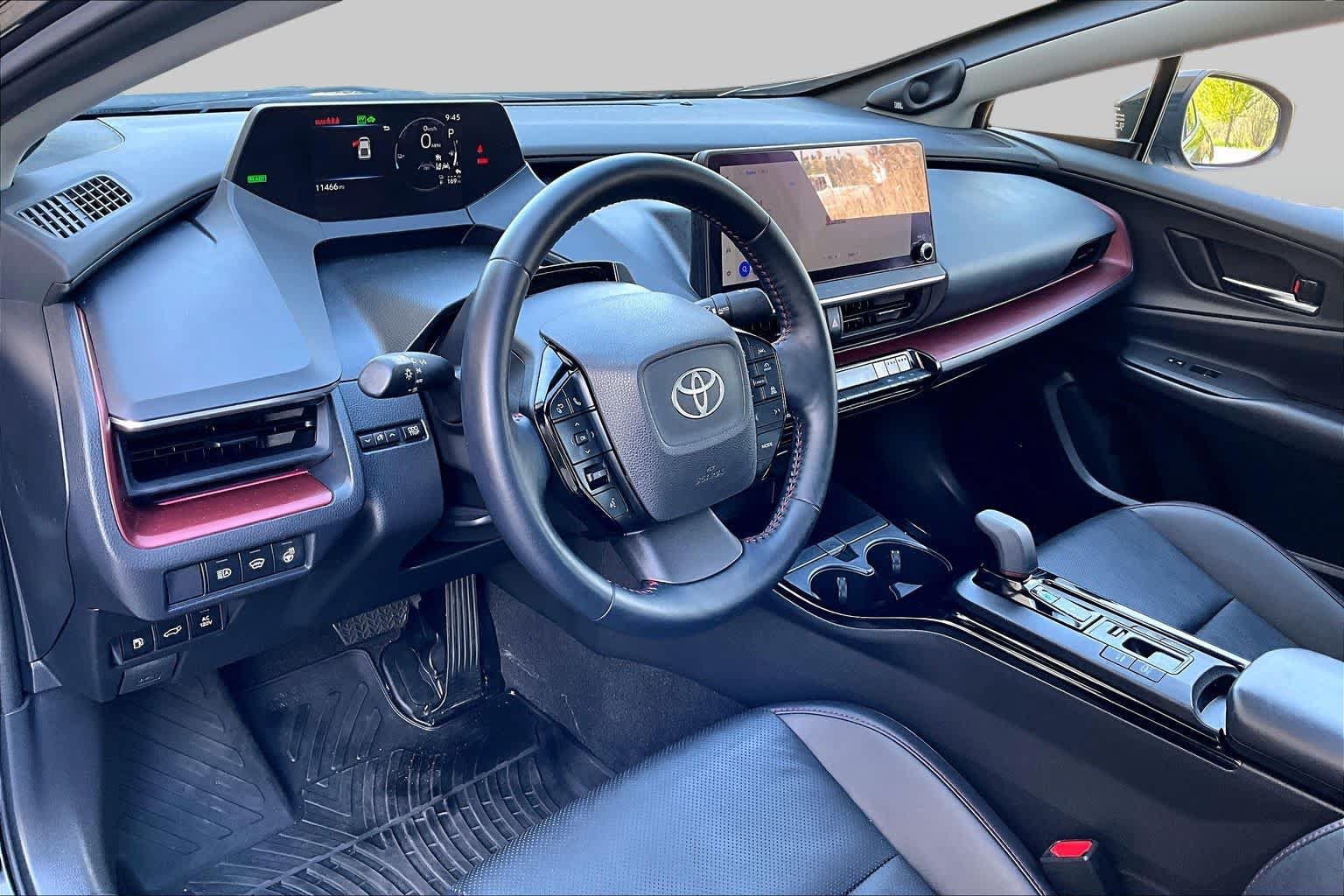 Used 2023 Toyota Prius Prime Premium FWD image 18