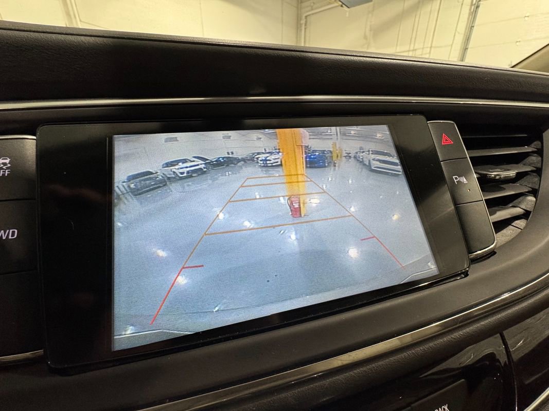 Used 2019 Buick Enclave Essence image 19