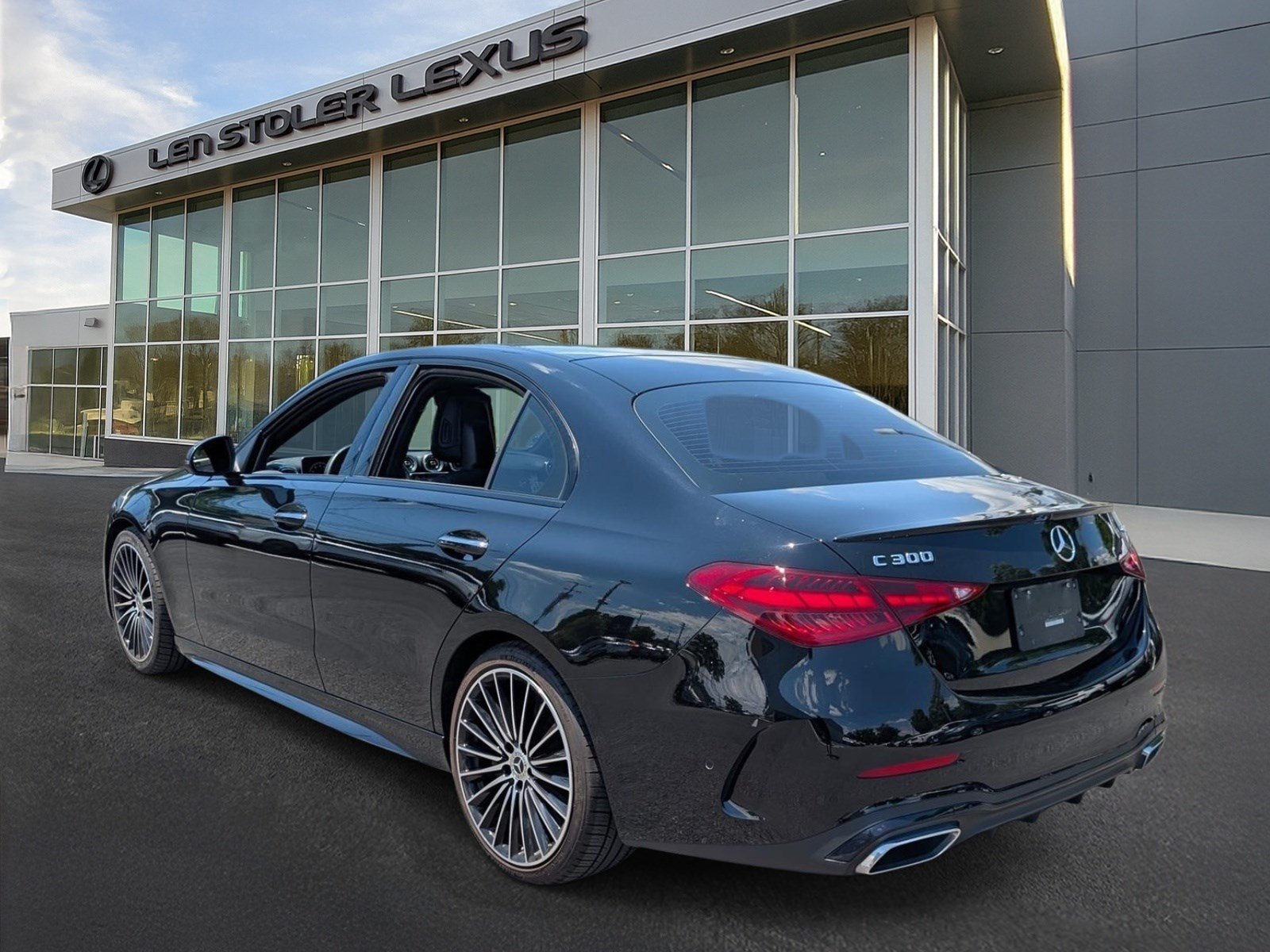 Used 2023 Mercedes-Benz C 300 4MATIC Sedan image 5