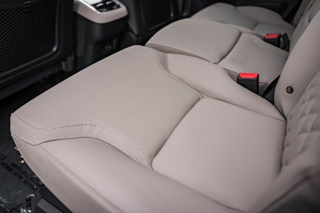 New 2026 Volvo XC90 B6 Plus w/ Protection Package Premier image 31