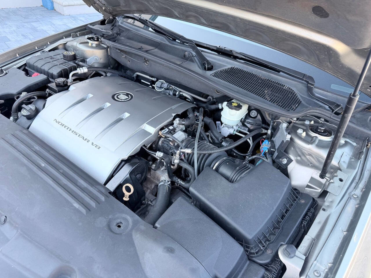 Used 2010 Cadillac DTS Luxury FWD image 28