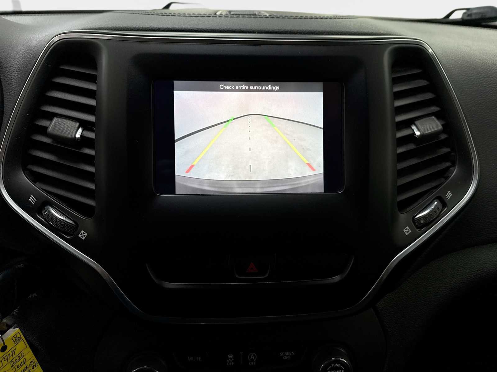 Used 2020 Jeep Cherokee Latitude w/ Cold Weather Group image 22