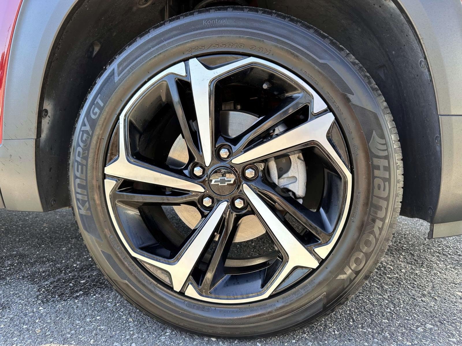 Used 2023 Chevrolet TrailBlazer RS w/ Sun and Liftgate Package AWD/4WD image 6