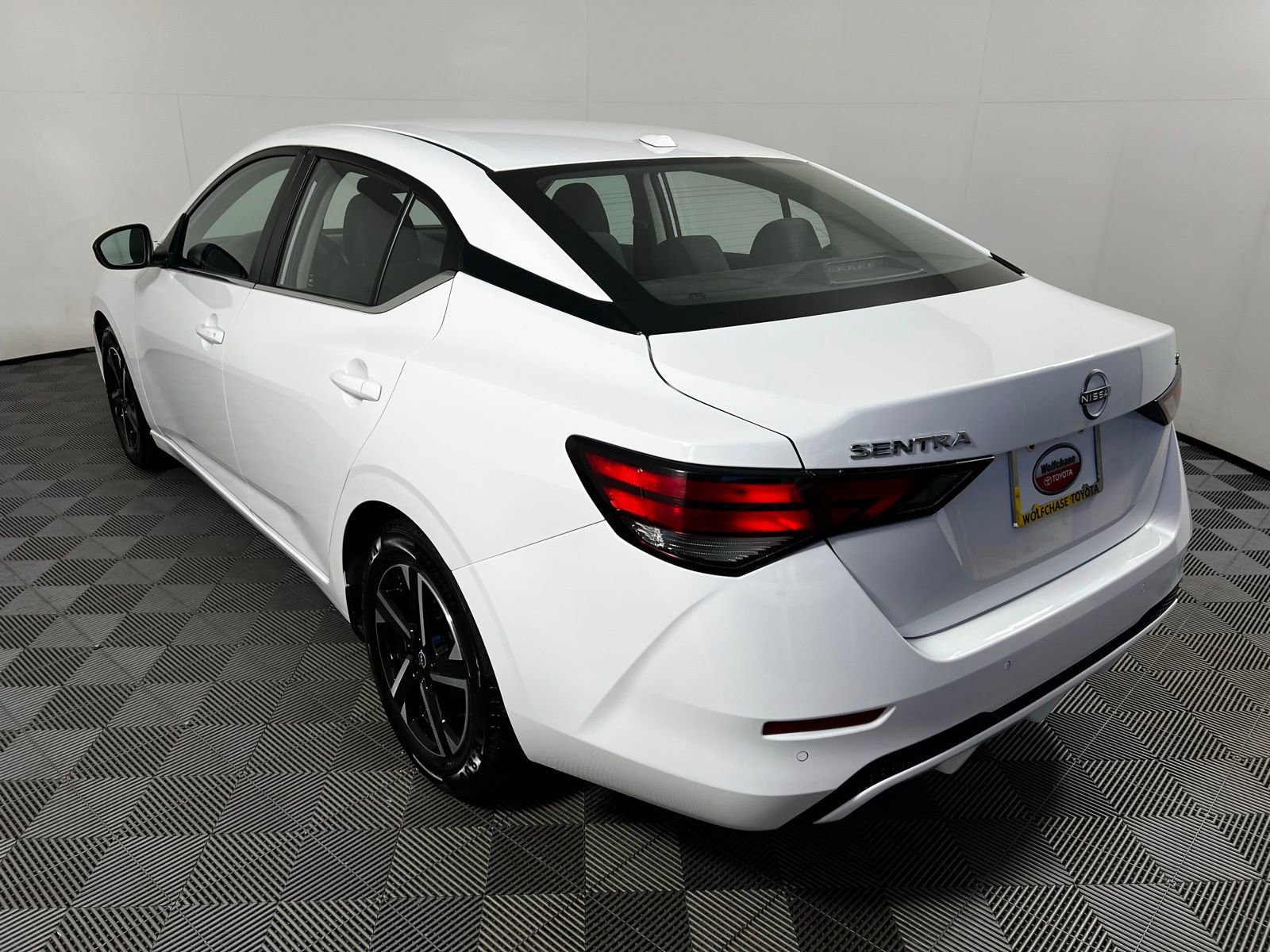 Used 2024 Nissan Sentra SV image 7