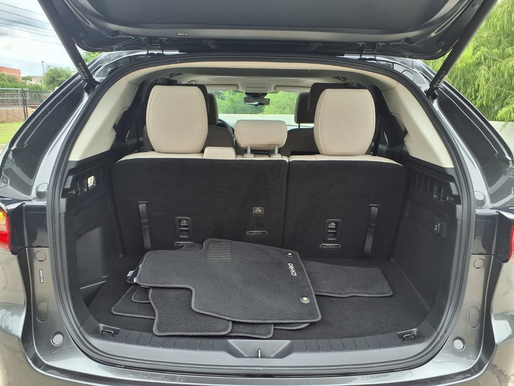 Used 2024 MAZDA CX-90 Plug-In Hybrid w/ Preferred AWD/4WD image 10