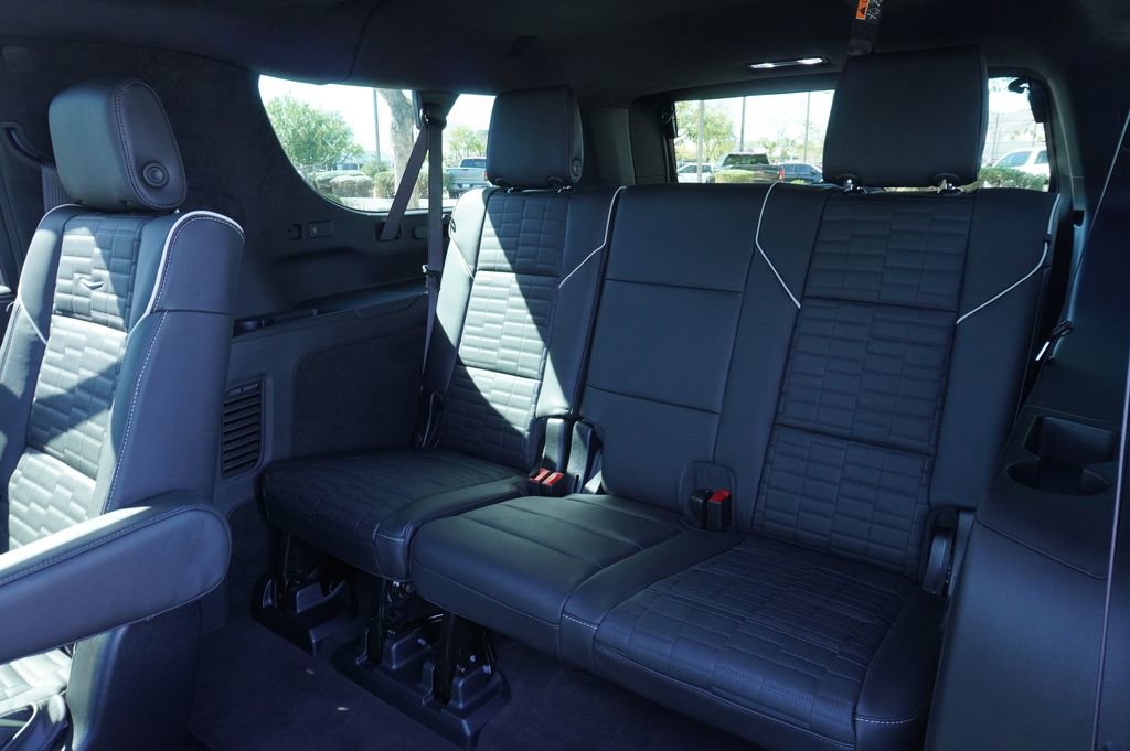 New 2026 Cadillac Escalade ESV Platinum Sport w/ LPO, ONYX Package image 10