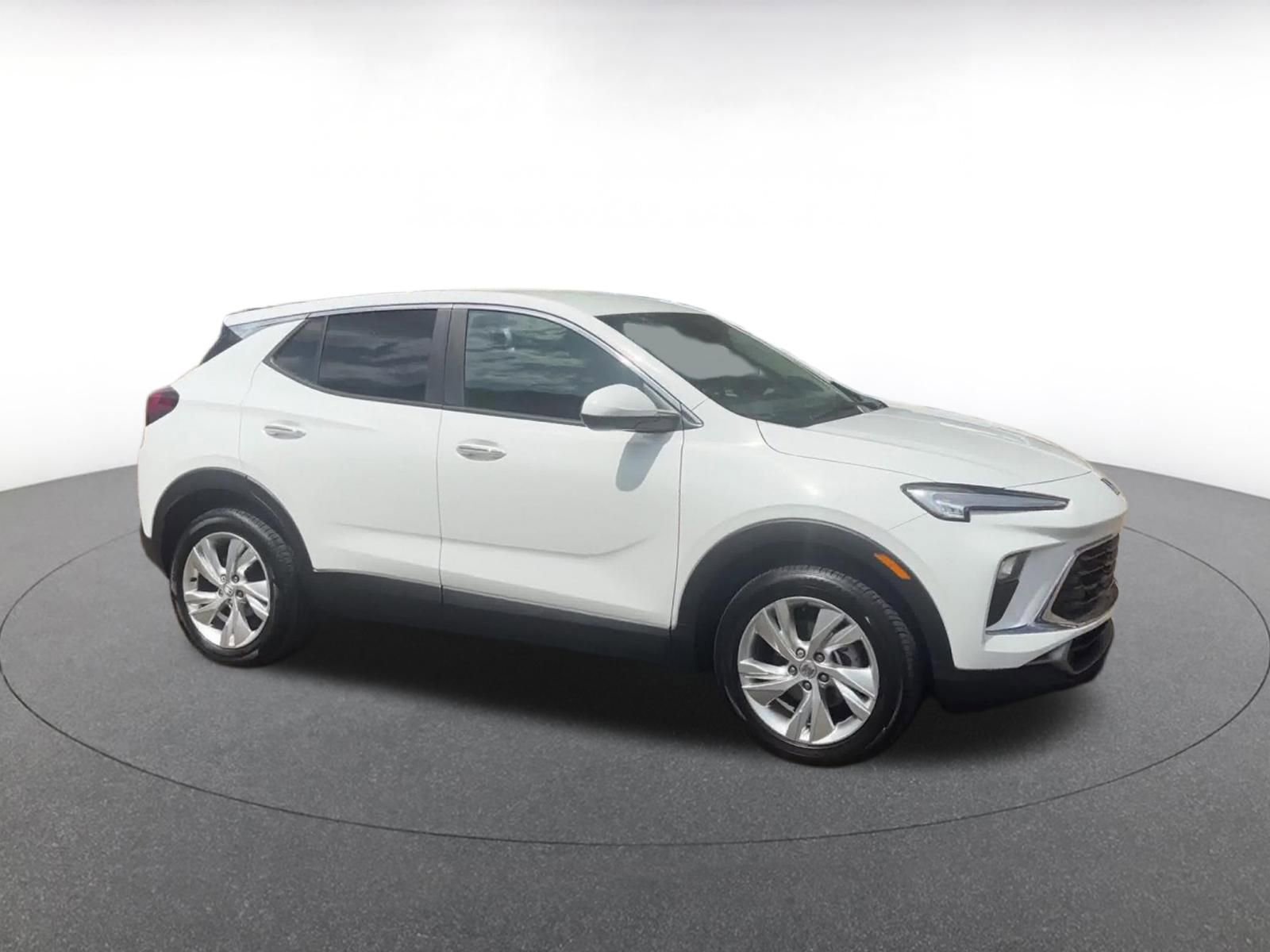 Used 2025 Buick Encore GX Preferred image 2