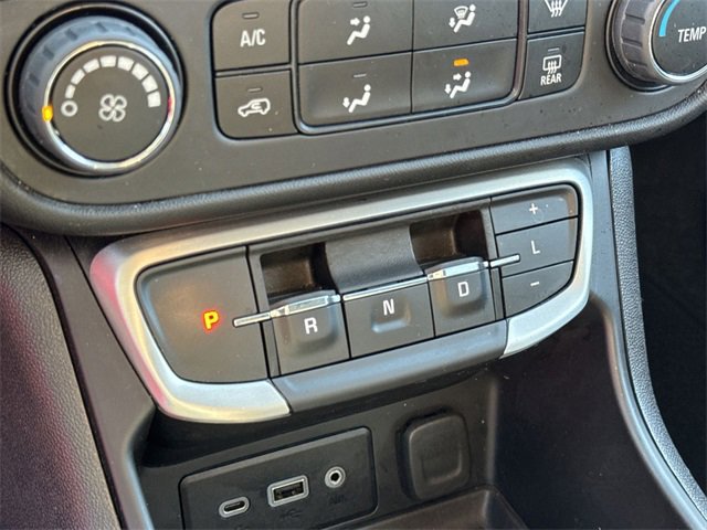 Used 2024 GMC Terrain SLE image 13