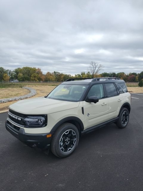 New 2025 Ford Bronco Sport Outer Banks w/ Outer Banks Tech Package+ AWD/4WD image 2