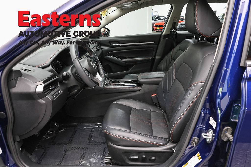 Used 2024 Nissan Altima 2.5 SR w/ SR Premium Package FWD image 14