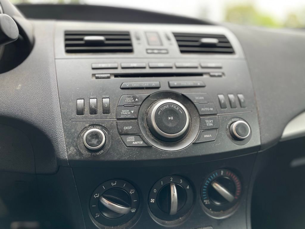 Used 2012 MAZDA MAZDA3 s Touring FWD image 14