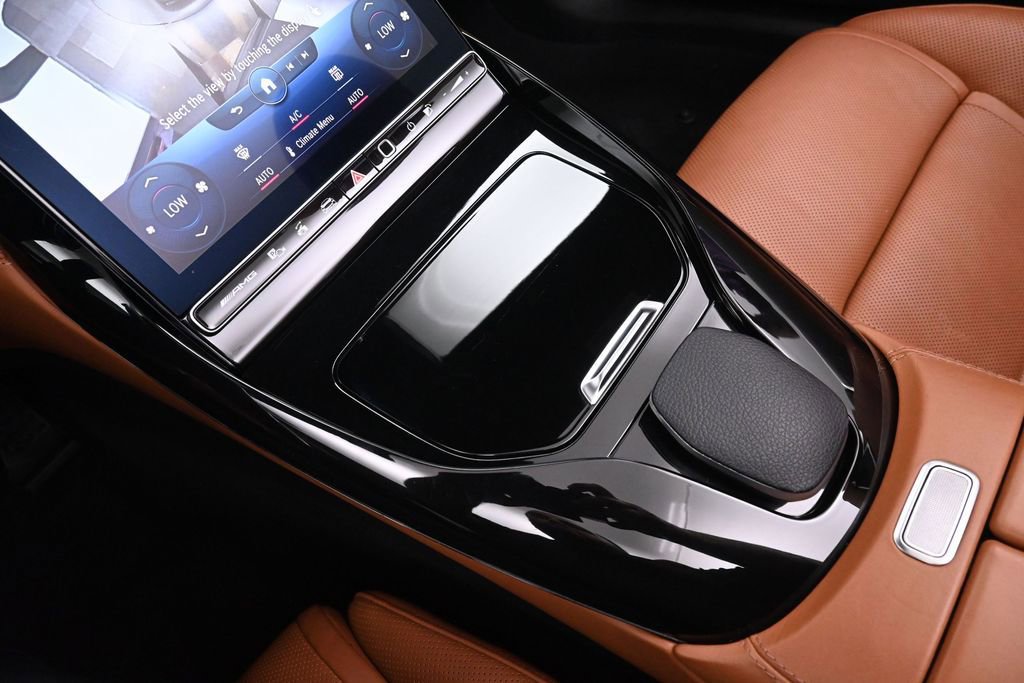 Used 2022 Mercedes-Benz SL 63 AMG 4MATIC w/ Driver Assistance Package image 50