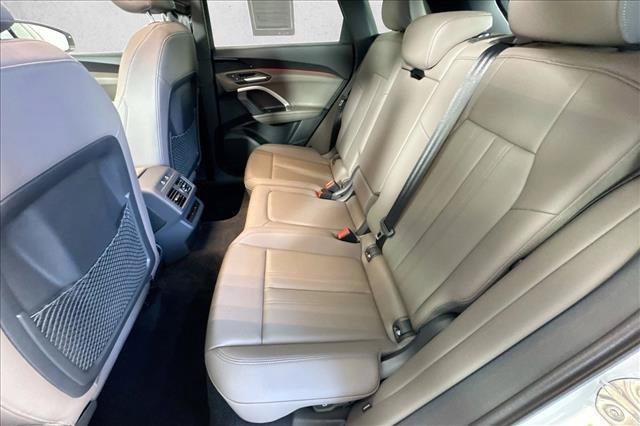 Used 2025 Audi Q5 Premium w/ Convenience Package AWD/4WD image 22