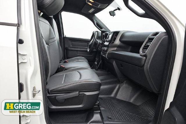 Used 2022 RAM 2500 Tradesman w/ Chrome Appearance Group AWD/4WD image 11
