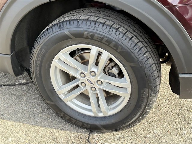 Certified 2022 Ford Explorer XLT w/ Equipment Group 202A image 5