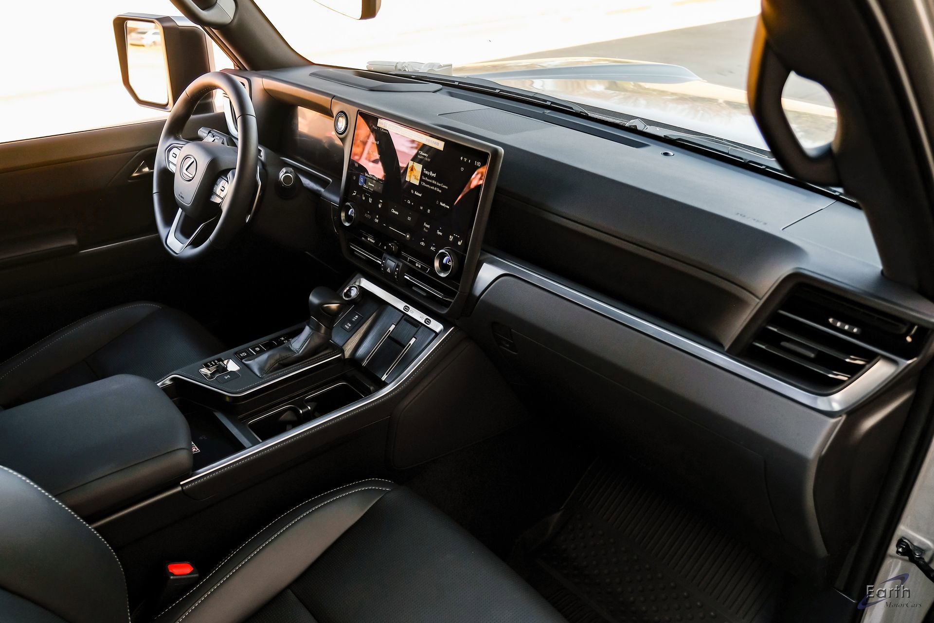 Used 2025 Lexus GX 550 550 Luxury+ HUD Traffic LIFTED w/ Accessory Package (2T) image 40