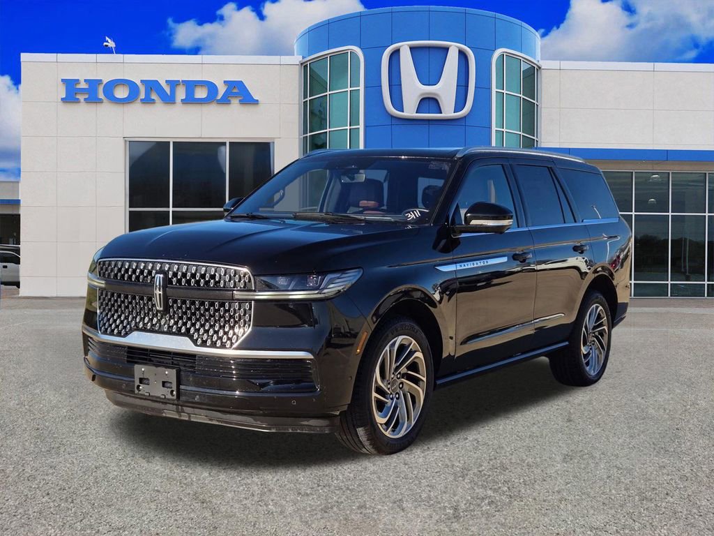 Used 2025 Lincoln Navigator Reserve image 7