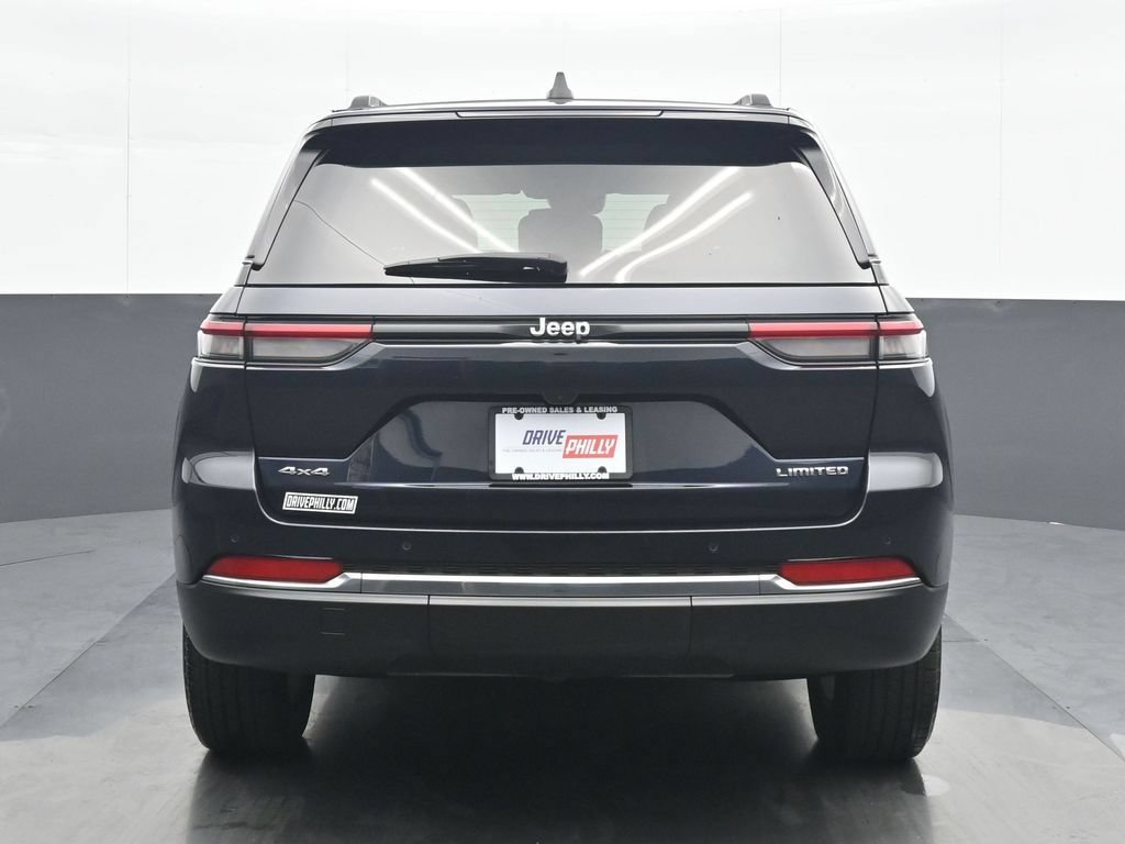 Used 2023 Jeep Grand Cherokee Limited AWD/4WD image 5