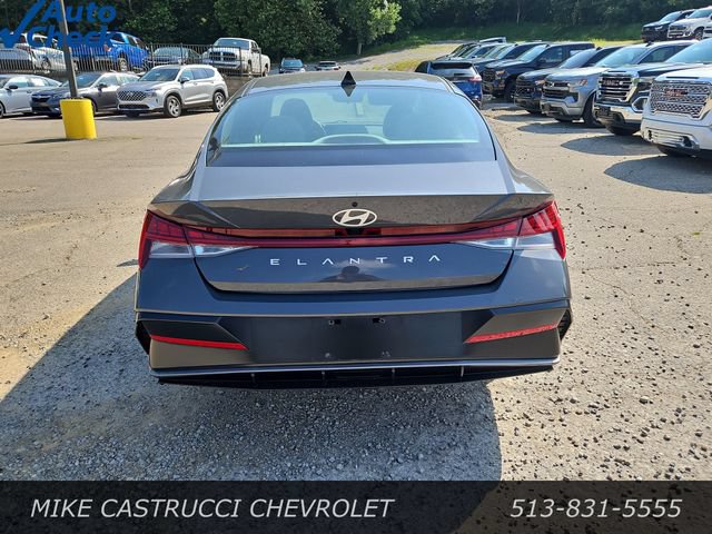 Used 2024 Hyundai Elantra SEL w/ Convenience Package FWD image 4