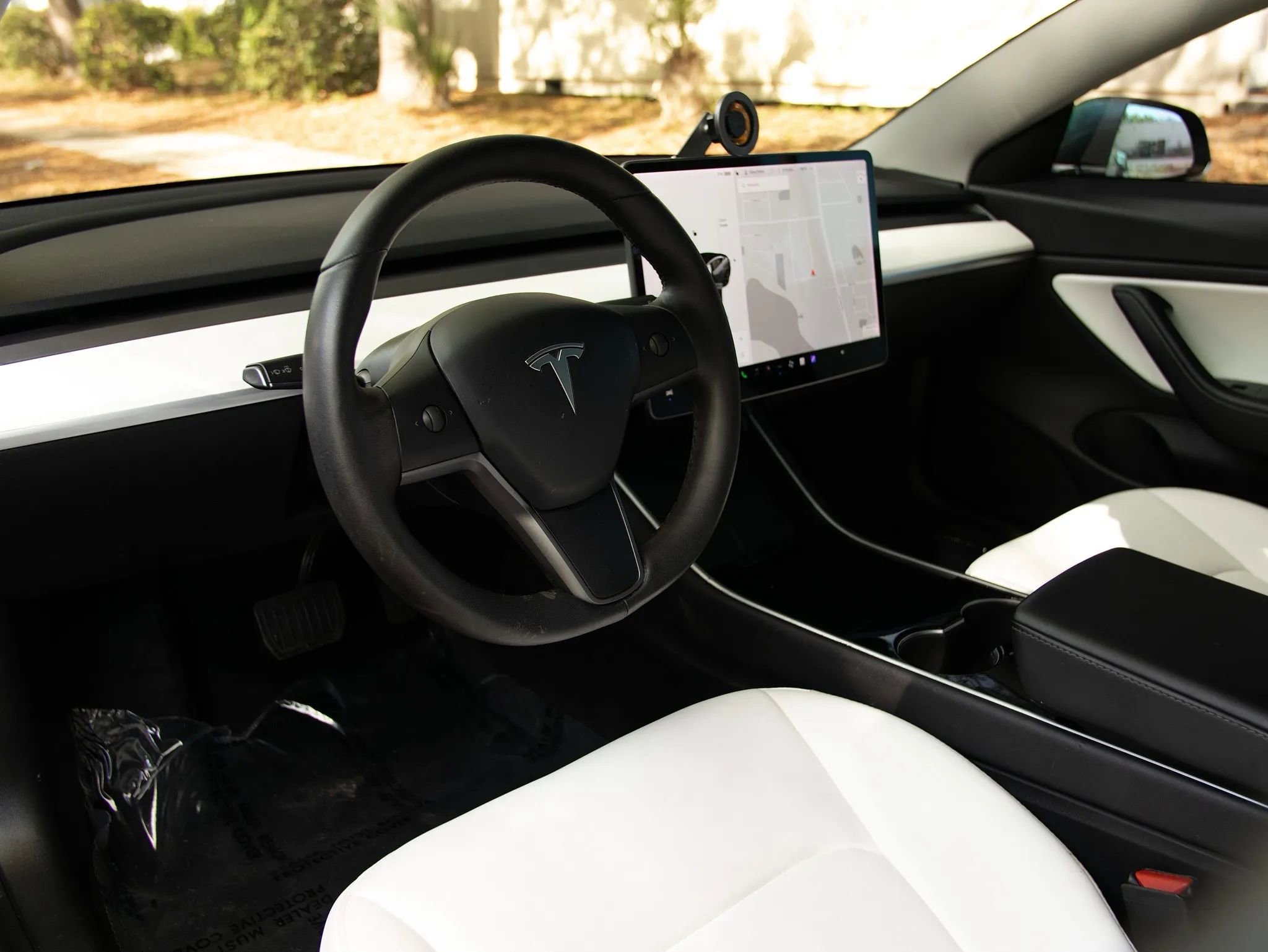 Used 2020 Tesla Model 3 Standard Range RWD image 16