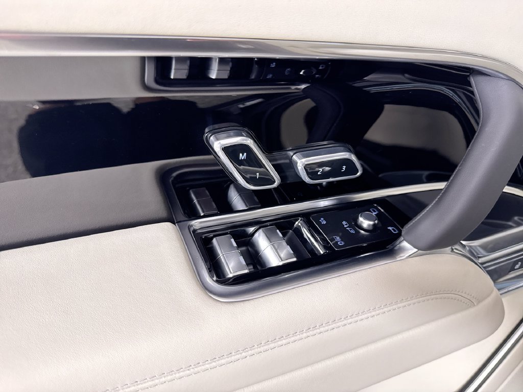 New 2026 Land Rover Range Rover SE AWD/4WD image 12