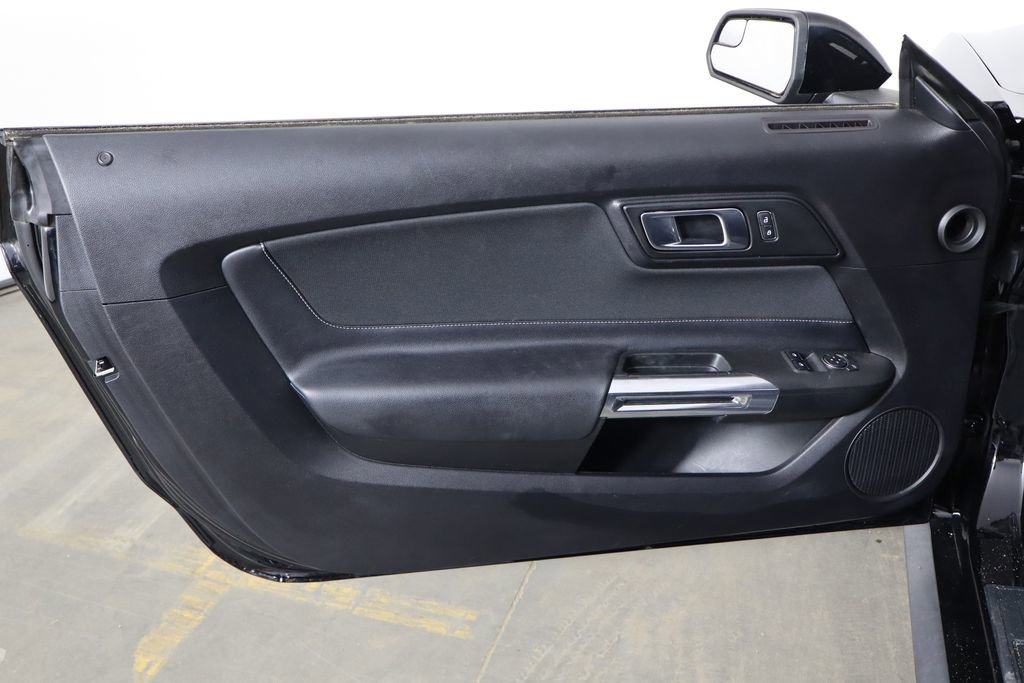 Used 2020 Ford Mustang Coupe RWD image 19