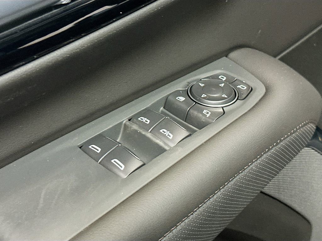 New 2026 Chevrolet Suburban High Country image 19