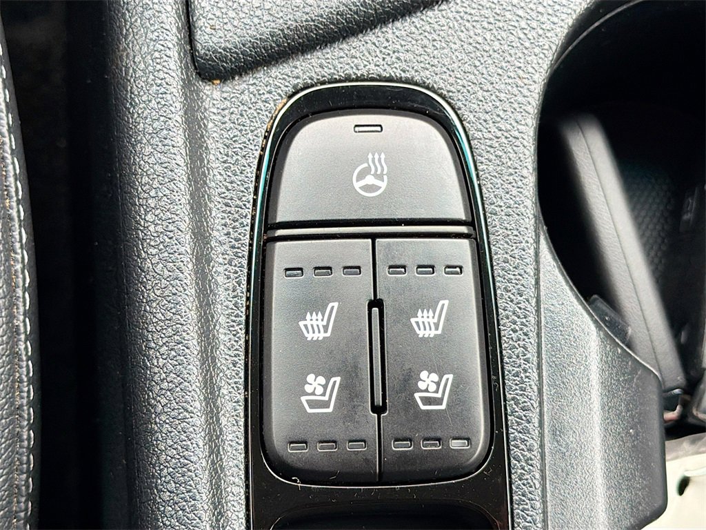 Used 2022 Kia Niro EX Premium image 23