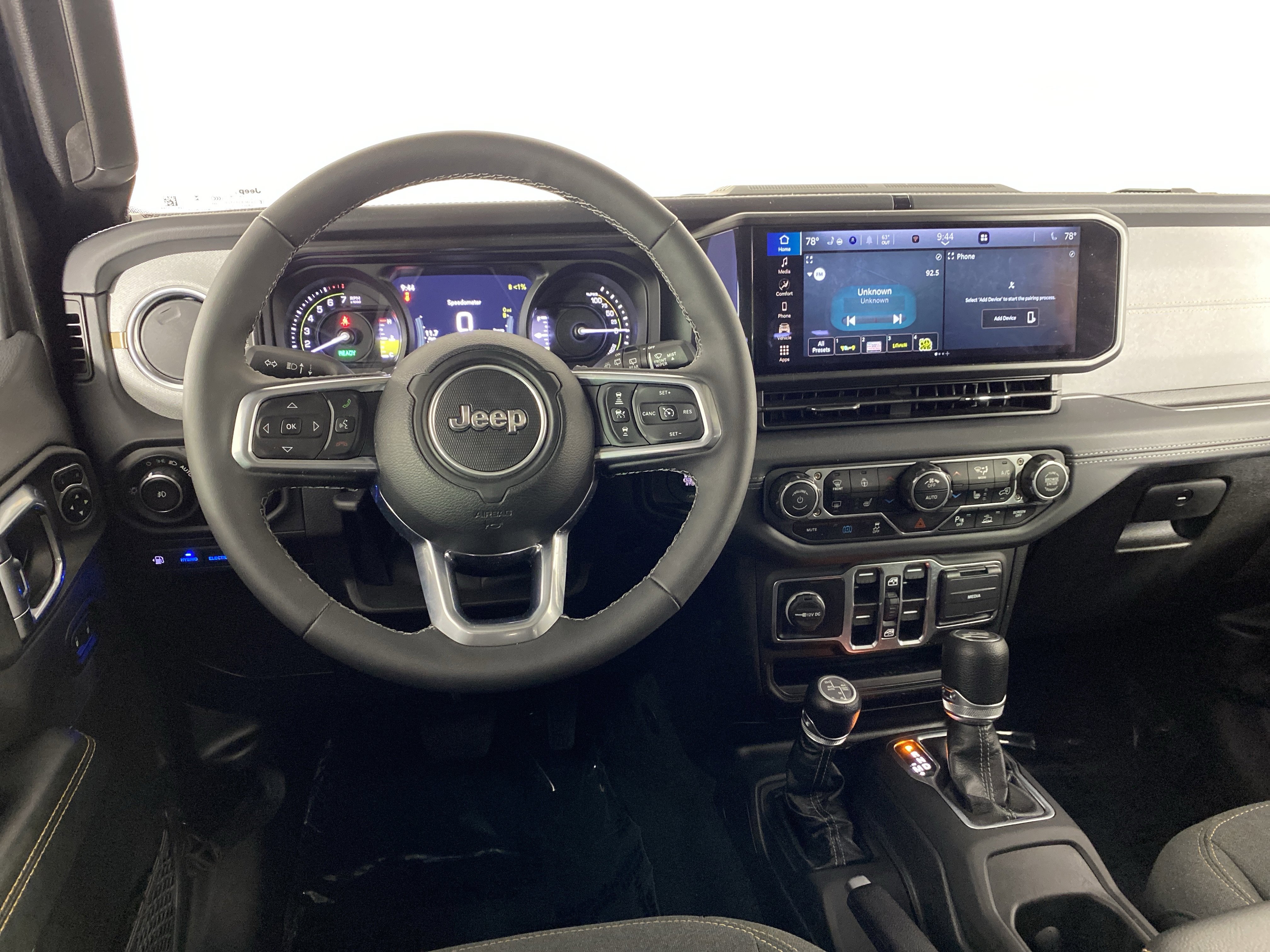 Used 2025 Jeep Wrangler Sahara w/ Safety Group image 19