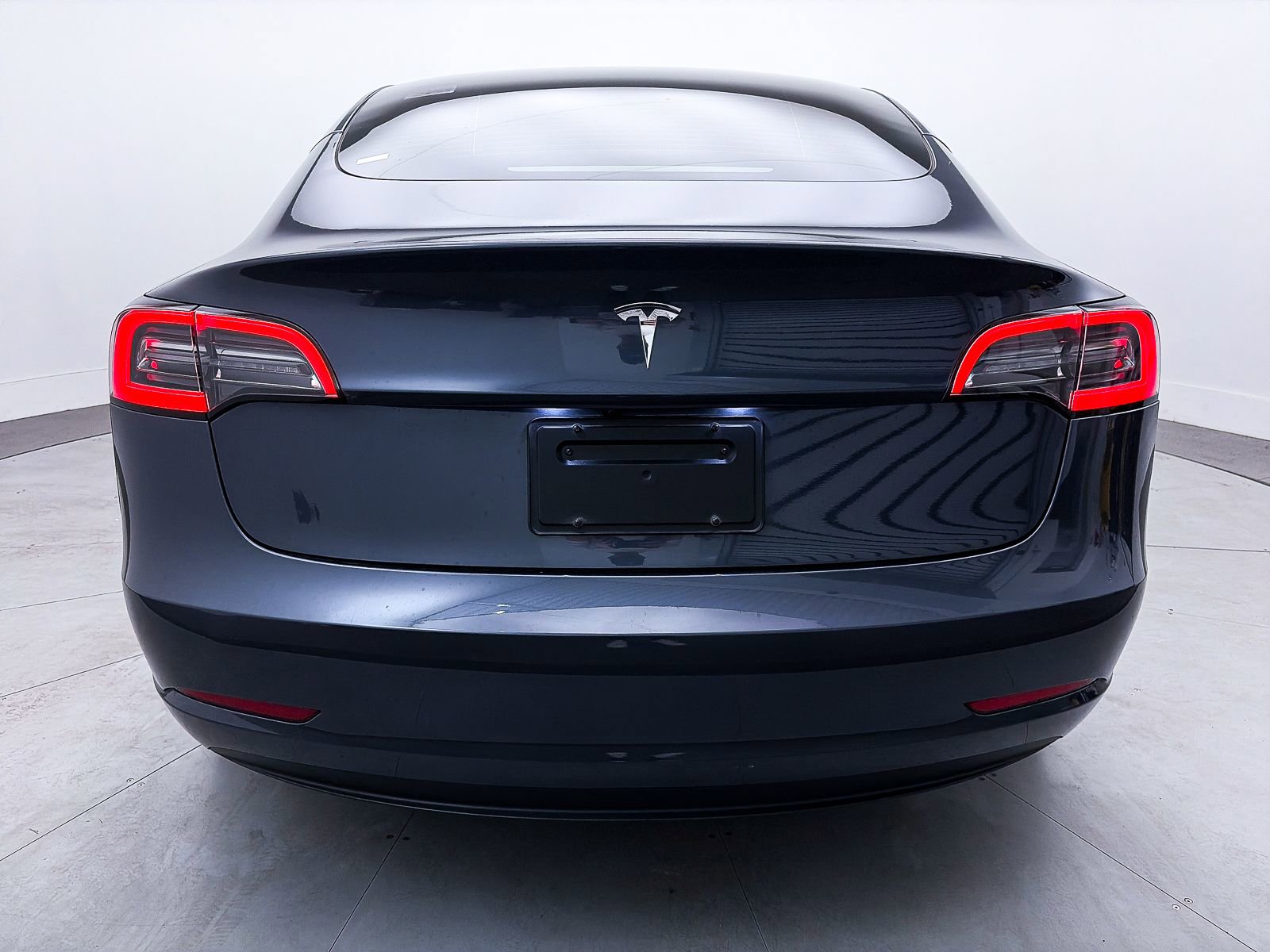 Used 2023 Tesla Model 3 Standard Range image 13