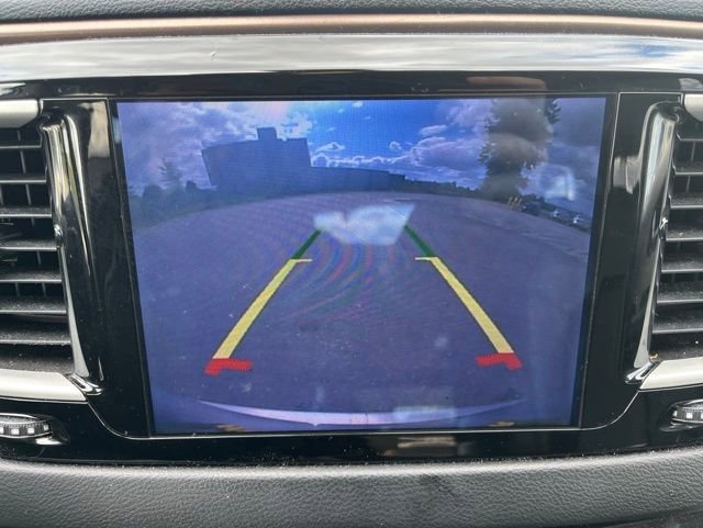 Used 2017 Chrysler Pacifica Touring-L FWD image 10