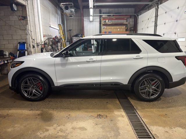 New 2026 Ford Explorer ST image 6