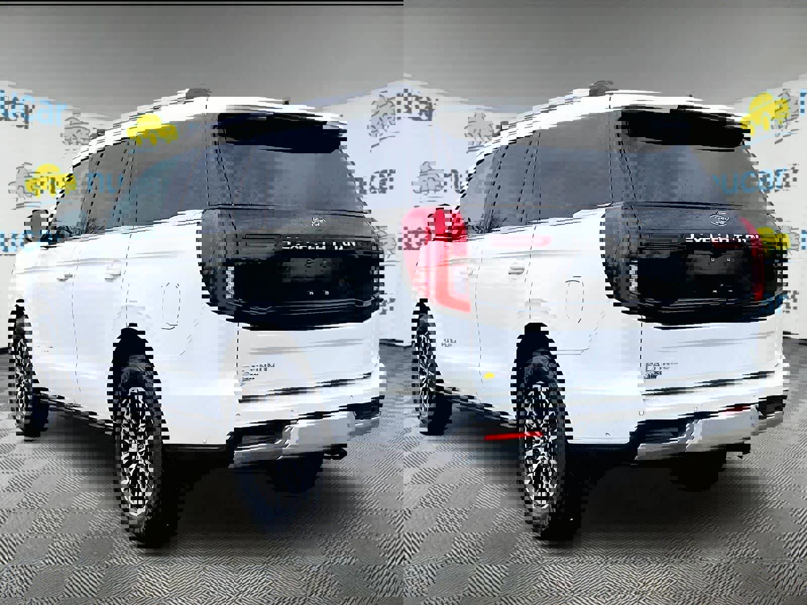 Used 2025 Ford Expedition Platinum image 4