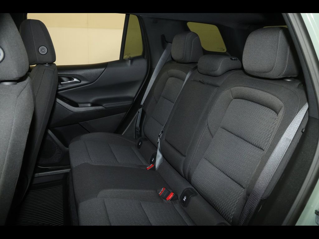 Used 2026 Chevrolet Equinox LT FWD image 28