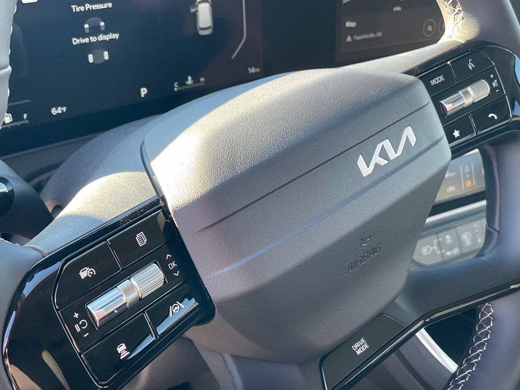 New 2027 Kia Carnival SX w/ Dark Edition Package FWD image 13