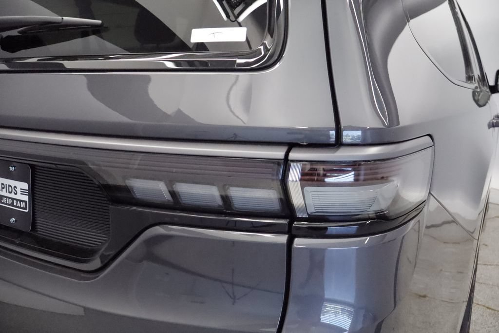 New 2026 Jeep Grand Wagoneer L Limited AWD/4WD image 42
