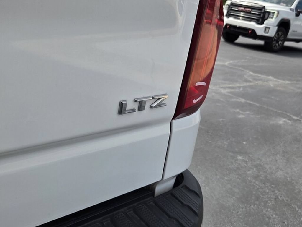 Used 2023 Chevrolet Silverado 1500 LTZ w/ LTZ Convenience Package II AWD/4WD image 5