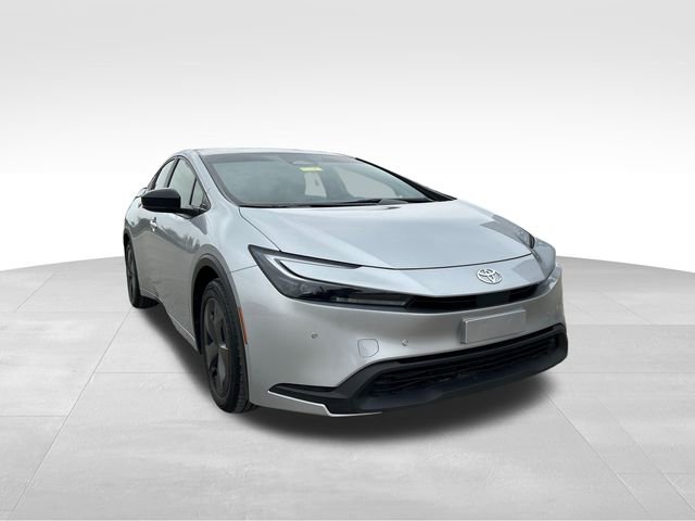 Used 2024 Toyota Prius LE FWD image 7