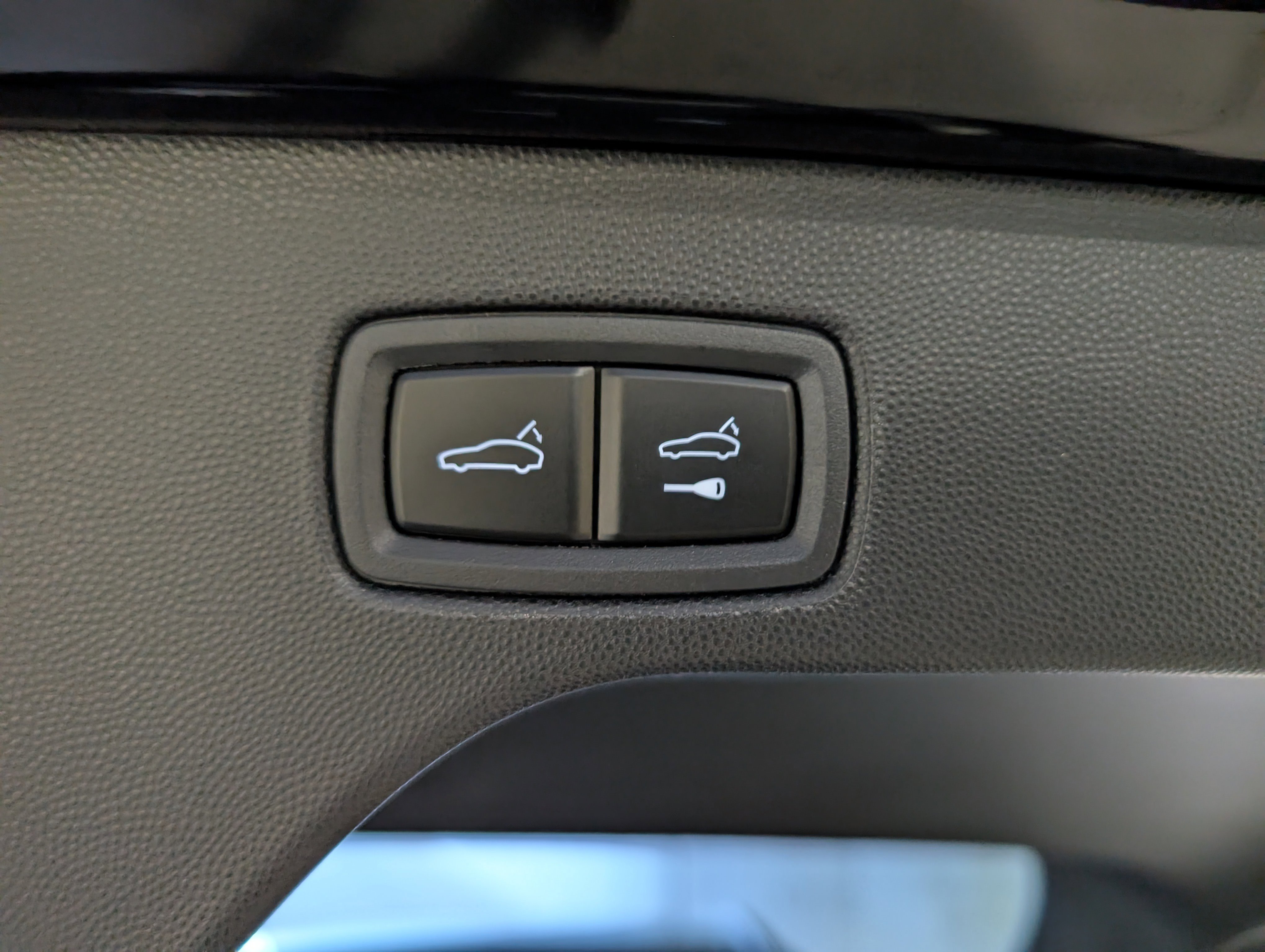 Used 2025 Porsche Macan Electric image 27