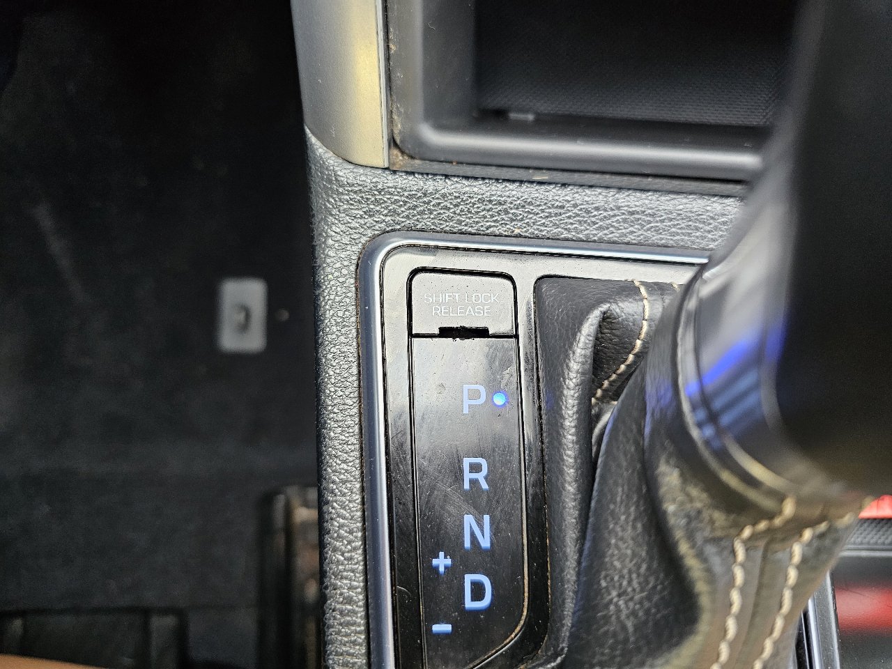 Used 2015 Hyundai Sonata Limited w/ Option Group 06 image 21