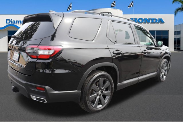 Used 2025 Honda Pilot Sport image 8