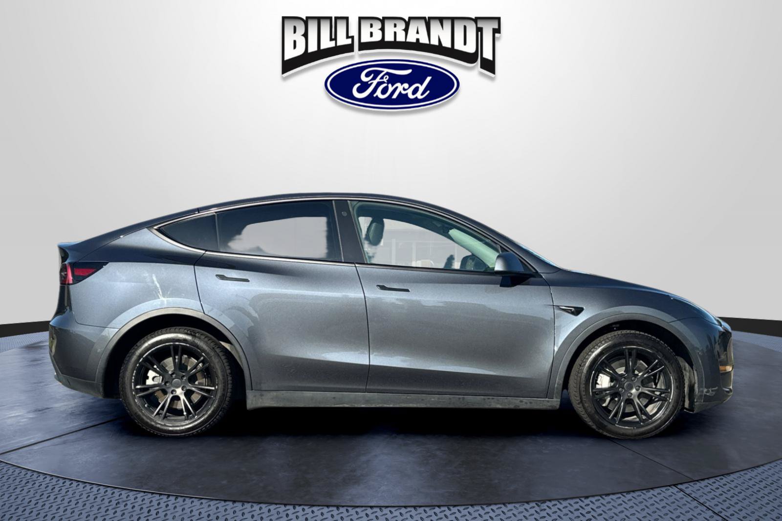 Used 2023 Tesla Model Y Long Range AWD/4WD image 2